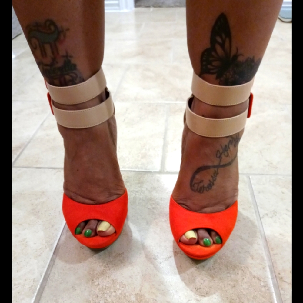 Orange/Tan Strappy Peep-toe Sandal Sz. 9
